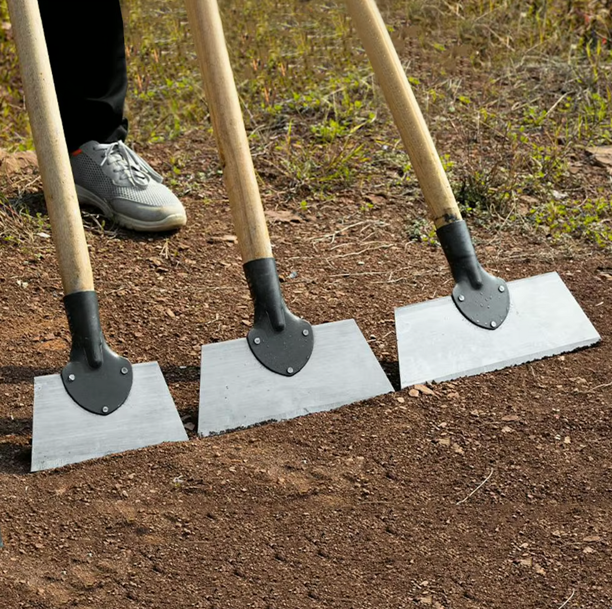 Skrapa Pro – multifunctional steel weeding and cleaning scraper