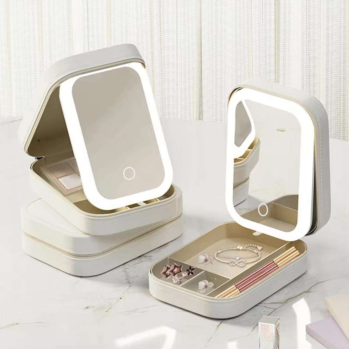 NordicGlow - make-up bag with LED lighting