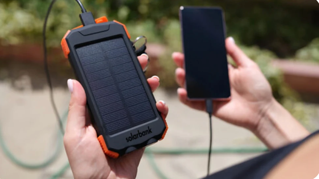 Solar Powerbank with dual charging (USB and solar cell)