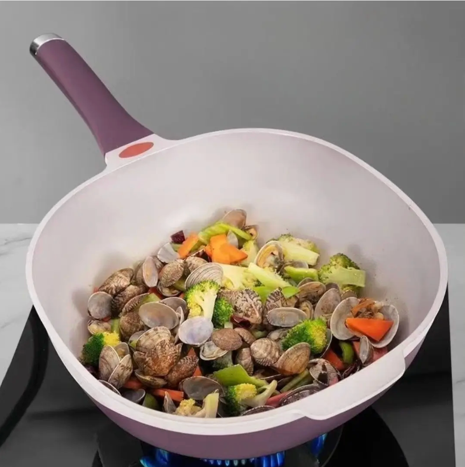 Titanic Premium Ceramic Multipan 32 cm with Steam function