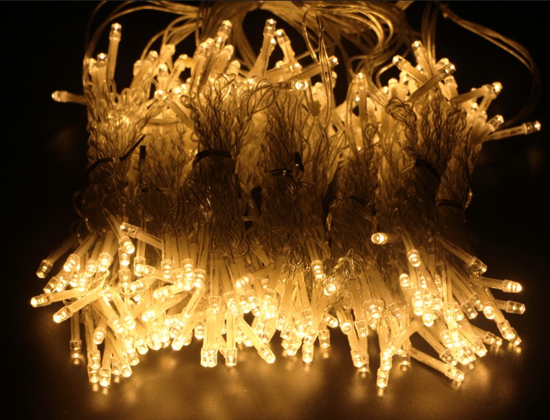 Elegant LED light loop curtain - remote controlled with timer and 8 light modes
