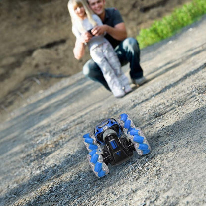 StormRacer DualControl – Stunt car controlled by hand + remote control