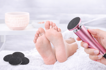 SmoothHeel™ Electric foot file and nail file 2-in-1