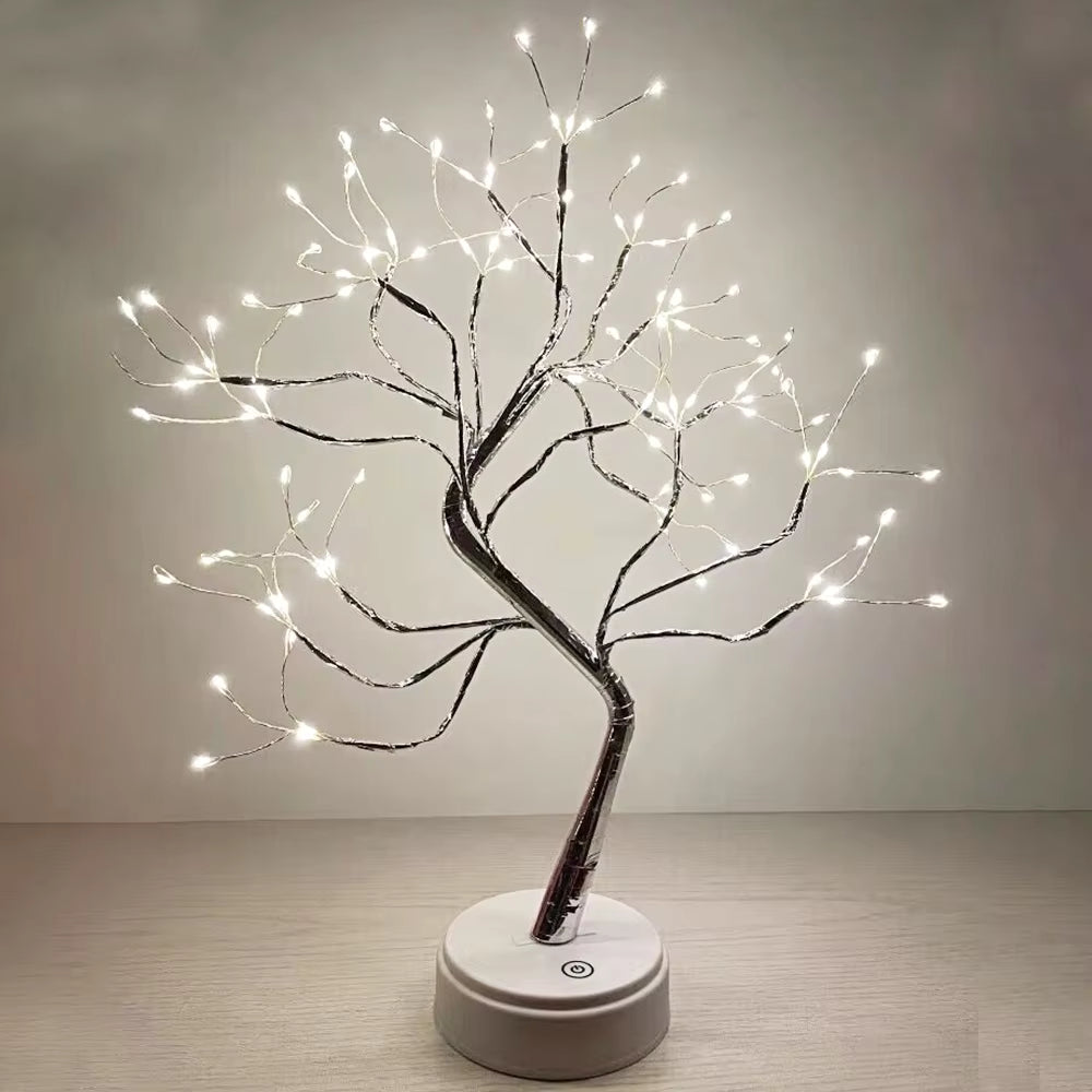 The light tree – Christmas lighting with a warm white glow