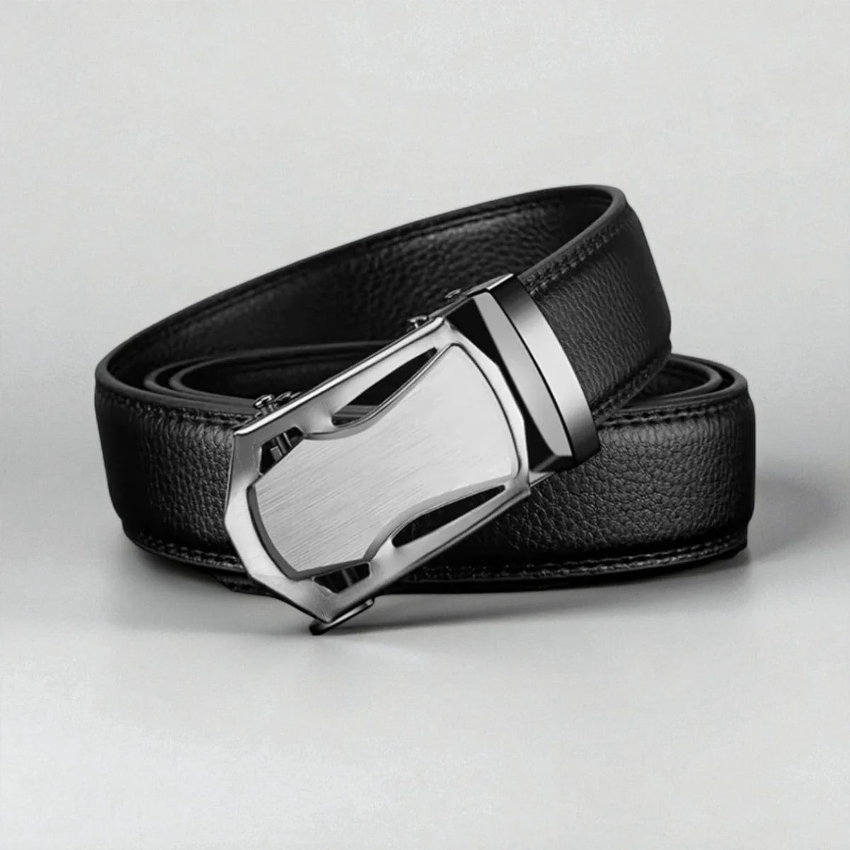 Classic leather belt with automatic buckle